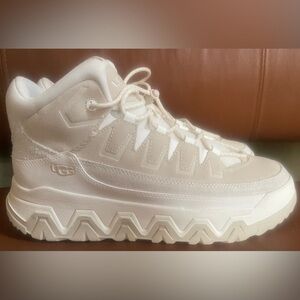 UGG CAPTRAIL HIGH Cream BEIGE WATERPROOF SUEDE SNEAKERS, WOMEN US 10/EUR 44 NWOB